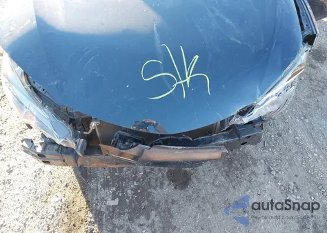 2019 Toyota Corolla Le z USA, uszkodzony, nr VIN 2T1BURHE0KC136719